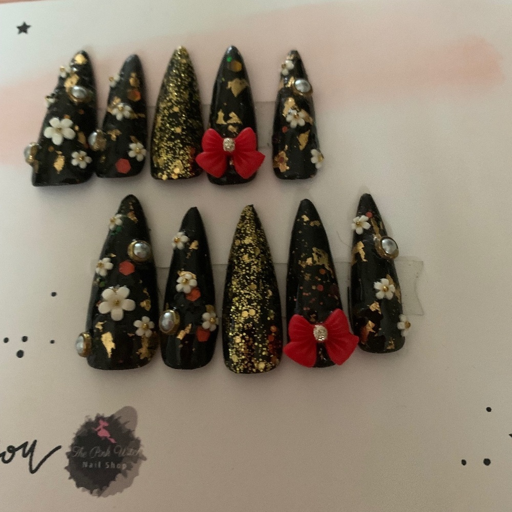 Hand crafted glue on nails SZ M floral beaded unique NWT